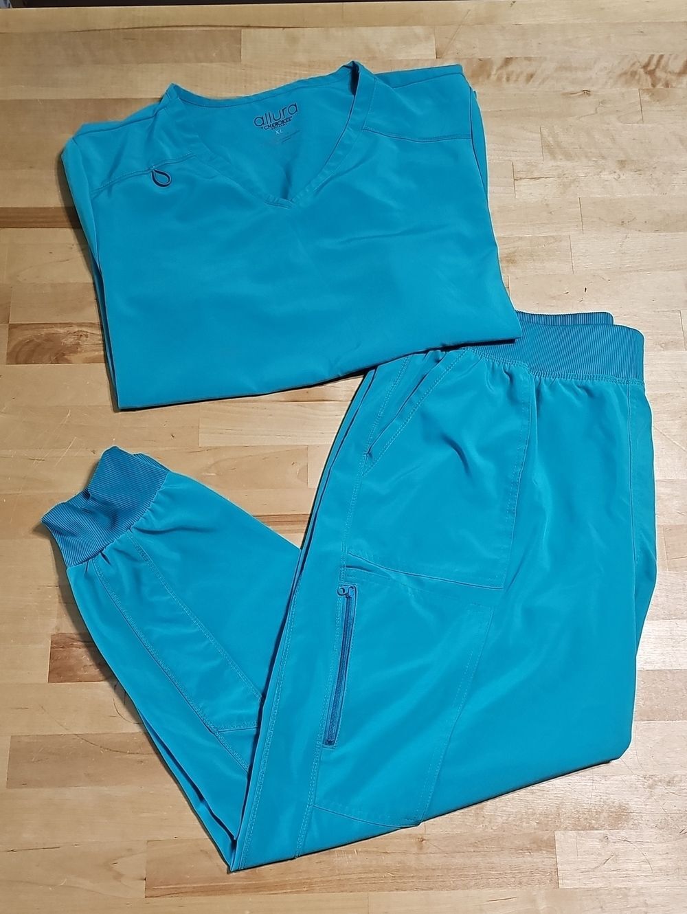 Allura by Cherokee Teal Blue Scrub Set XL